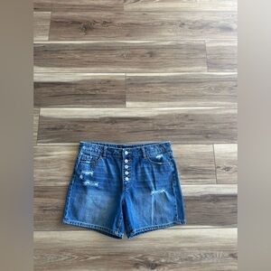 Vervet womens boyfriend fit jean shorts size 28